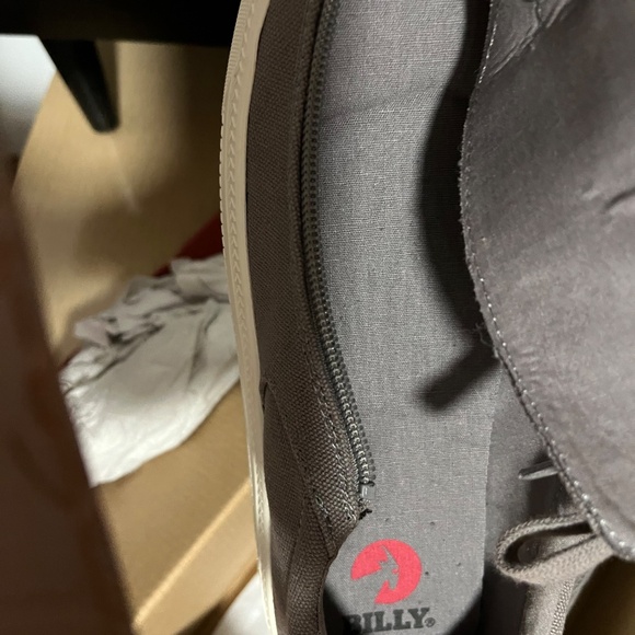 EUC - IOB BILLY Footwear Gore Low Zip-On Sneakers (6) - Picture 8 of 9